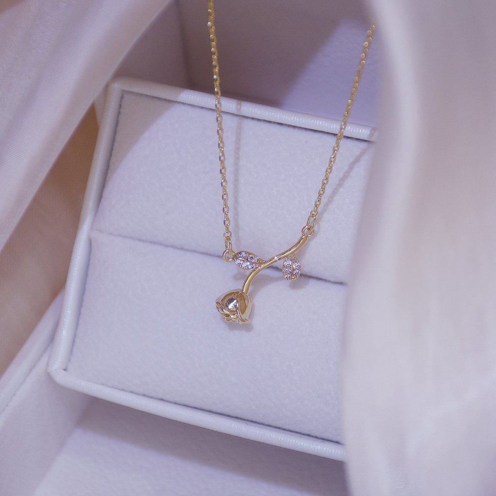 NEW 14K Gold Plated Diamond Rose Necklace d - Picture 4 of 8